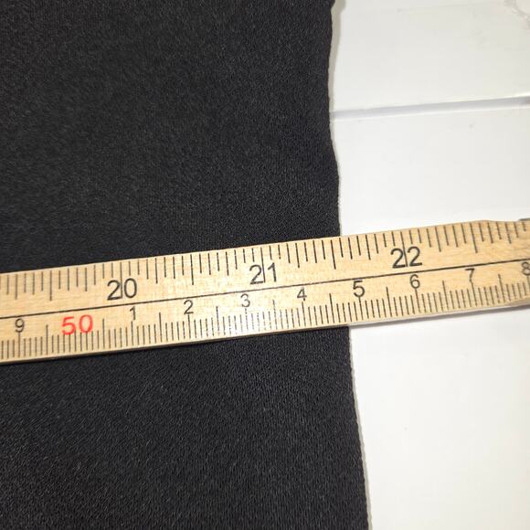 Leota Dia + Co Womans 1L 1X Floral Top Stretch Knit Statement Artsy Travel Work - Picture 8 of 9